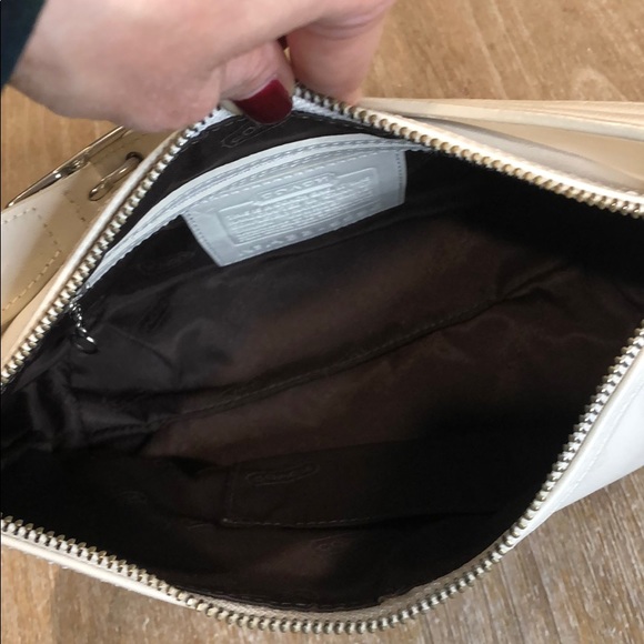 Vintage Coach Off White Hobo - Picture 3 of 5